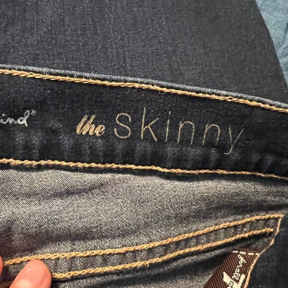 7 for all mankind dark wash skinny jeans - Picture 4 of 11